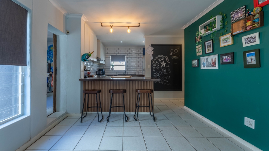 4 Bedroom Property for Sale in Parklands Western Cape